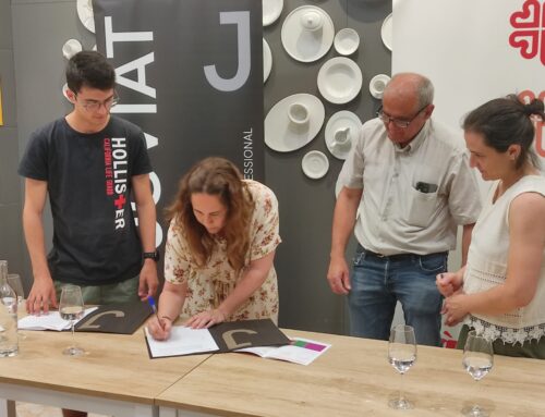 JOVIAT i Càritas Manresa uneixen esforços per impulsar la inclusió social a través de la formació